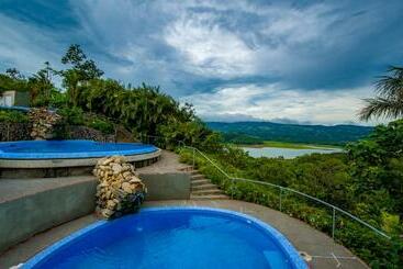 شقة فندقية Lake Arenal Condos