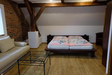 膳宿费 Penzion Mnich