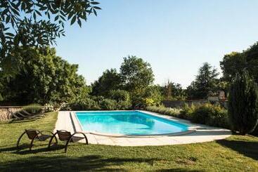 مبيت وإفطار Logis Du Paradis
