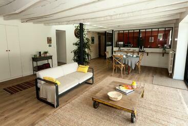 ベッドアンドブレックファースト Maison D'hôtes Les Escures