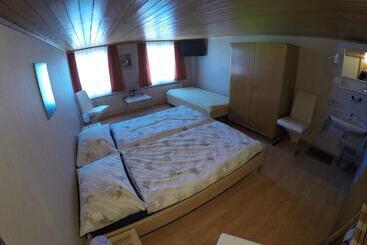 ホテル Garni Traube B&b