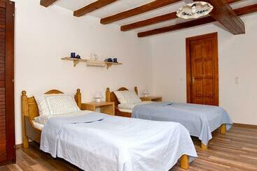 פנסיון Rigófütty Vendégház