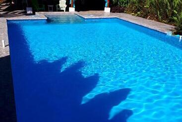 펜션 Tropical Paradise Bungalows