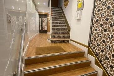 مسافرخانه Catedral Boutique