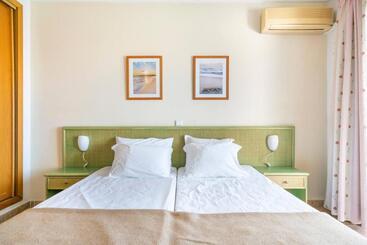 ホテル Apartamentos Turisticos Alagoa Praia