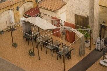 هتل Caballero Errante