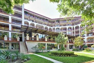 Estreya Residence Hotel And Spa