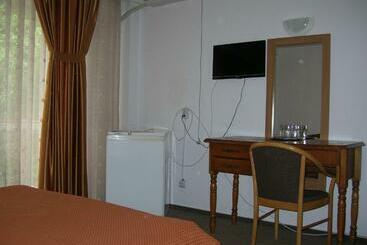 هتل Floreta De Aur