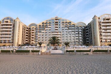 Отель Imperial Palace