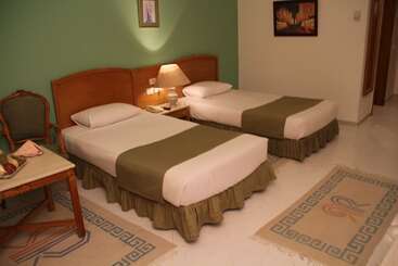 בית מלון כפרי Royal Paradise Beach Resort