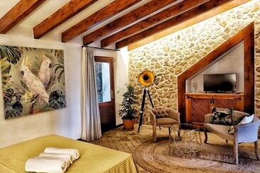 田舎風ホテル Petit Caimari   Turismo De Interior