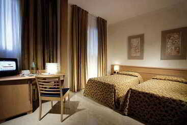 בית מלון כפרי The Church Village