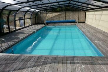 مبيت وإفطار Domaine De La Hurel