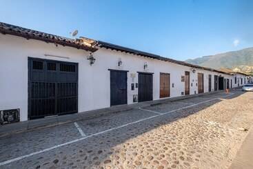 هتل Ayenda Boutique Macaregua Girón