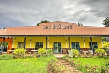 בית מלון כפרי Oyo 75347 The First Camp Resort At Khaoyai