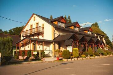 ホテル Penzion A Autokemp Wolf