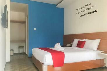 בית מלון כפרי Reddoorz Near Jawa Timur Park 2