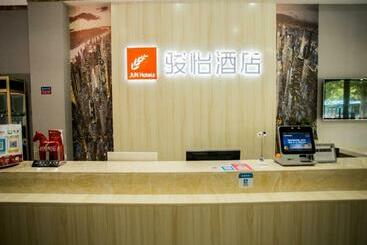 Jun Hotels Shandong Heze Mudan District Sanjiao Garen