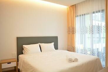 هتل آپارتمان Holiday Republic Saigon Airport