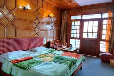 هتل Goroomgo Radha Continental Nainital Near Naini Lake Excellent Customer Service