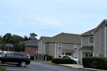 ホテル Intown Suites Extended Stay Birmingham Al Homewood