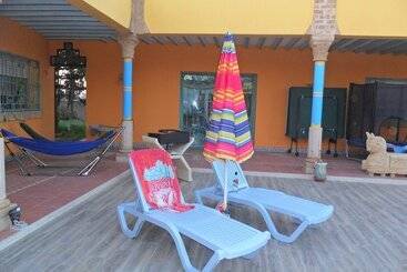 فندق Ben's House