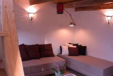 住宿加早餐  La Maison De Louna