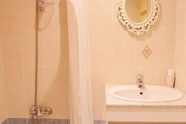 مبيت وإفطار Olivier Bar Restaurant Et Chambre Dhotes