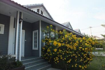 هتل Baan Suan Resort Juree Punsuk