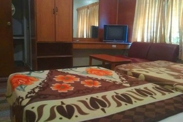 Отель Krishna Tourist Home