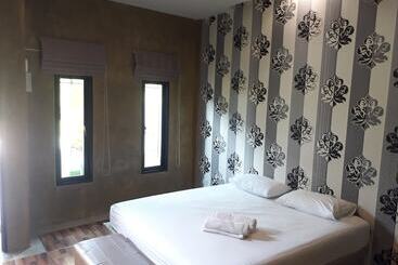 בית מלון כפרי Oasis Resort