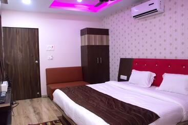 Hotel Shree Palace & Restaurant