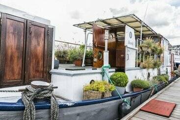 هتل Liberté Haarlem   Hostel