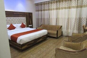 בית מלון כפרי The English Garden