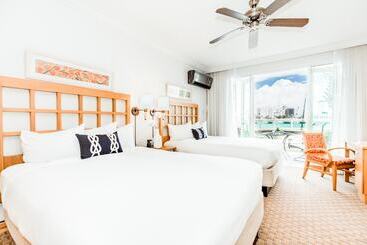 هتل 619 Breezy Studio