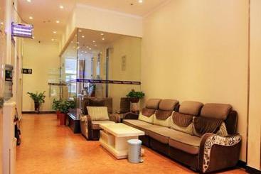 Hotel 7 Days Inn Wuhan Jiangxia Zhifang Train Station