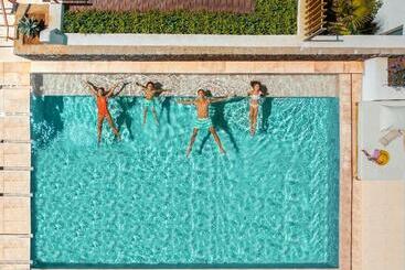 בית מלון כפרי Mitsis Rinela