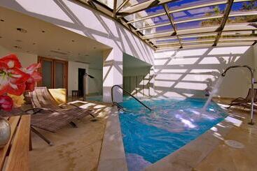 استراحتگاه Blue Sea Beach Affiliated by Melia