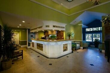 Saratoga Resort Villas