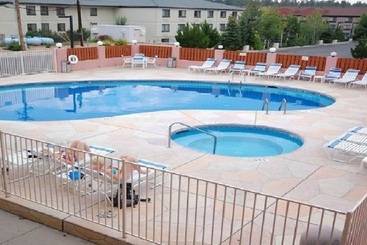 בית מלון כפרי Grand Canyon Plaza