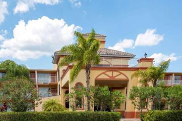 هتل Howard Johnson By Wyndham Tropical Palms Kissimmee