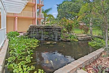 هتل Howard Johnson By Wyndham Tropical Palms Kissimmee