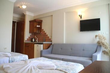 فندق Rosy Suites