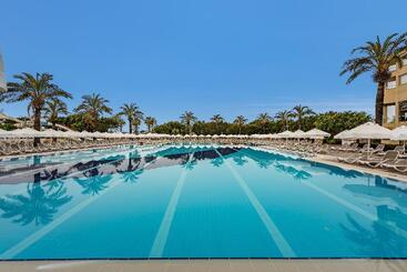 酒店 Selectum Family Resort Side