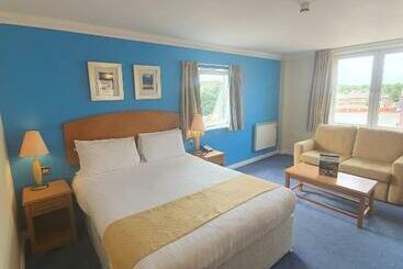 هتل The Telford Whitehouse