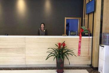 酒店 7 Days Premium Linyi Hedong Fenghuang Street