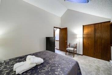 بيت ريفى 68sw   Fireplace   Washer/dryer   Dishwasher  Sleeps 4