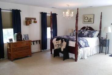 مبيت وإفطار Marvels On The Creek