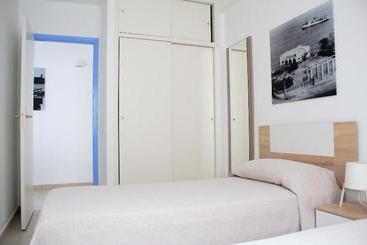 هتل Apartamentos Tao Laia