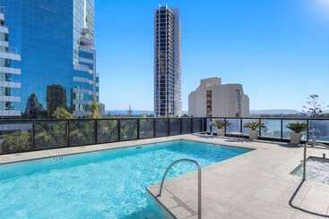 هتل Holiday Holiday Circle On Cavill Apartments